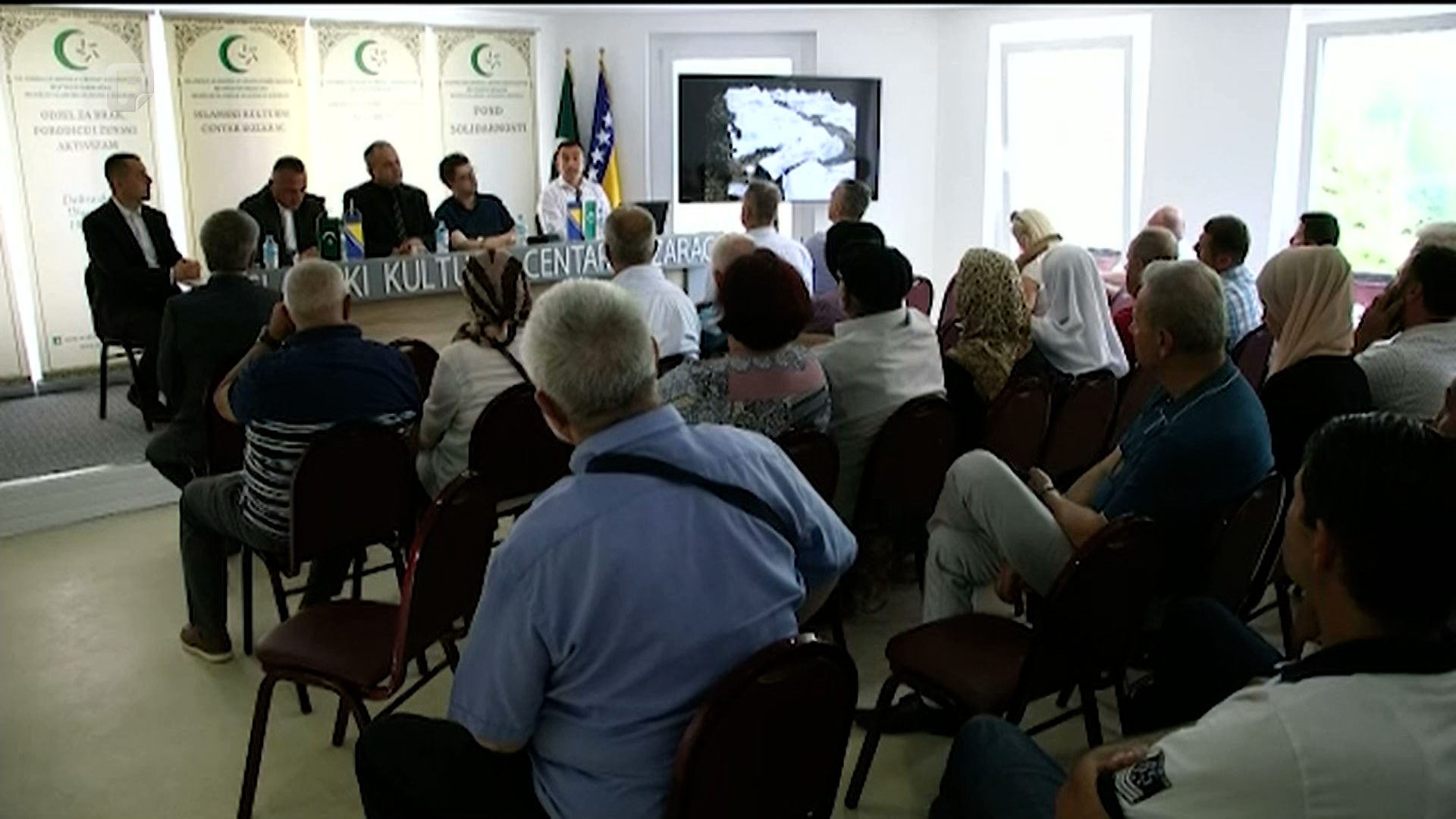 Na mjestima stradanja u Prijedoru položeno cvijeće i odata počast